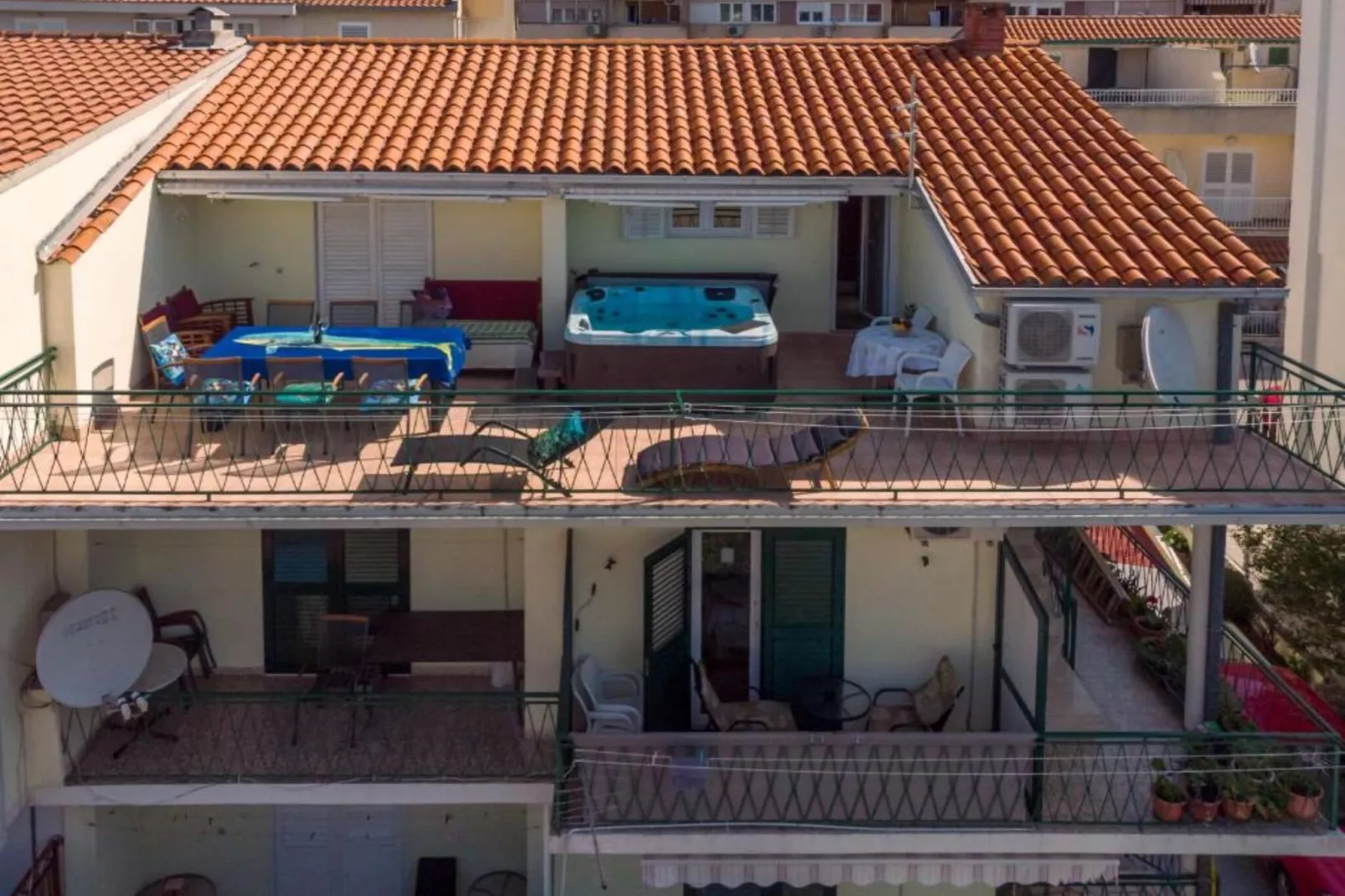 Apartments Ribarević - Three Bedroom Apartment With Terrace and Sea View-Buitenlucht