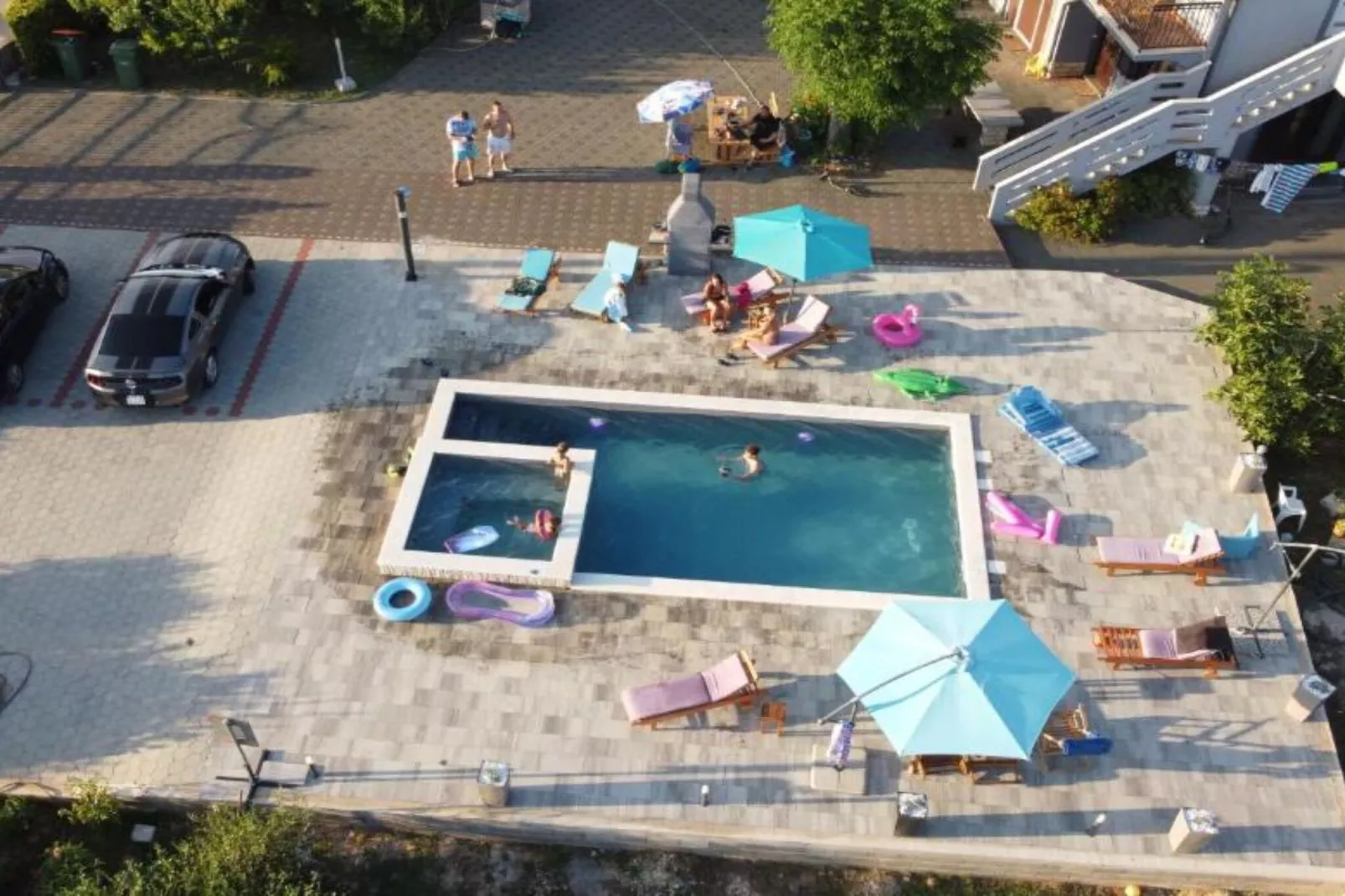 Apartments Franica with Heated Pool and Hot-Tub - Two Bedroom Apartment with Balcony-Zwembad