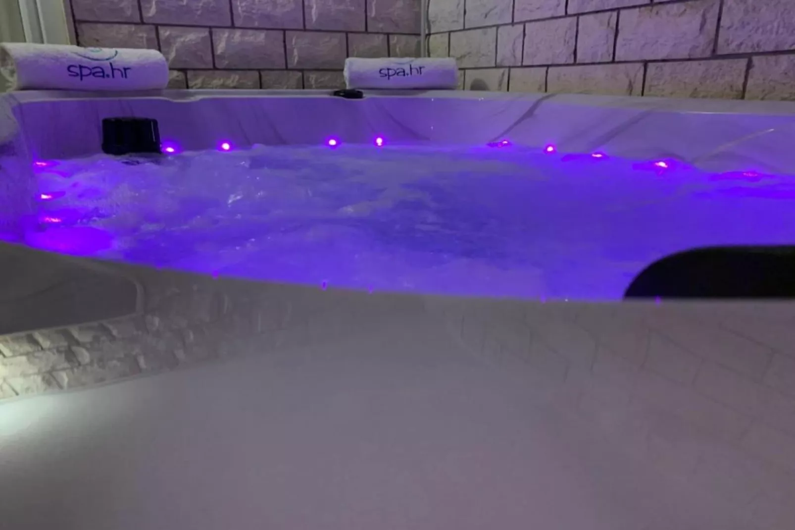 Luxury Apartment Ivo  with Jacuzzi near the beach - Two Bedroom Apartment-Spa