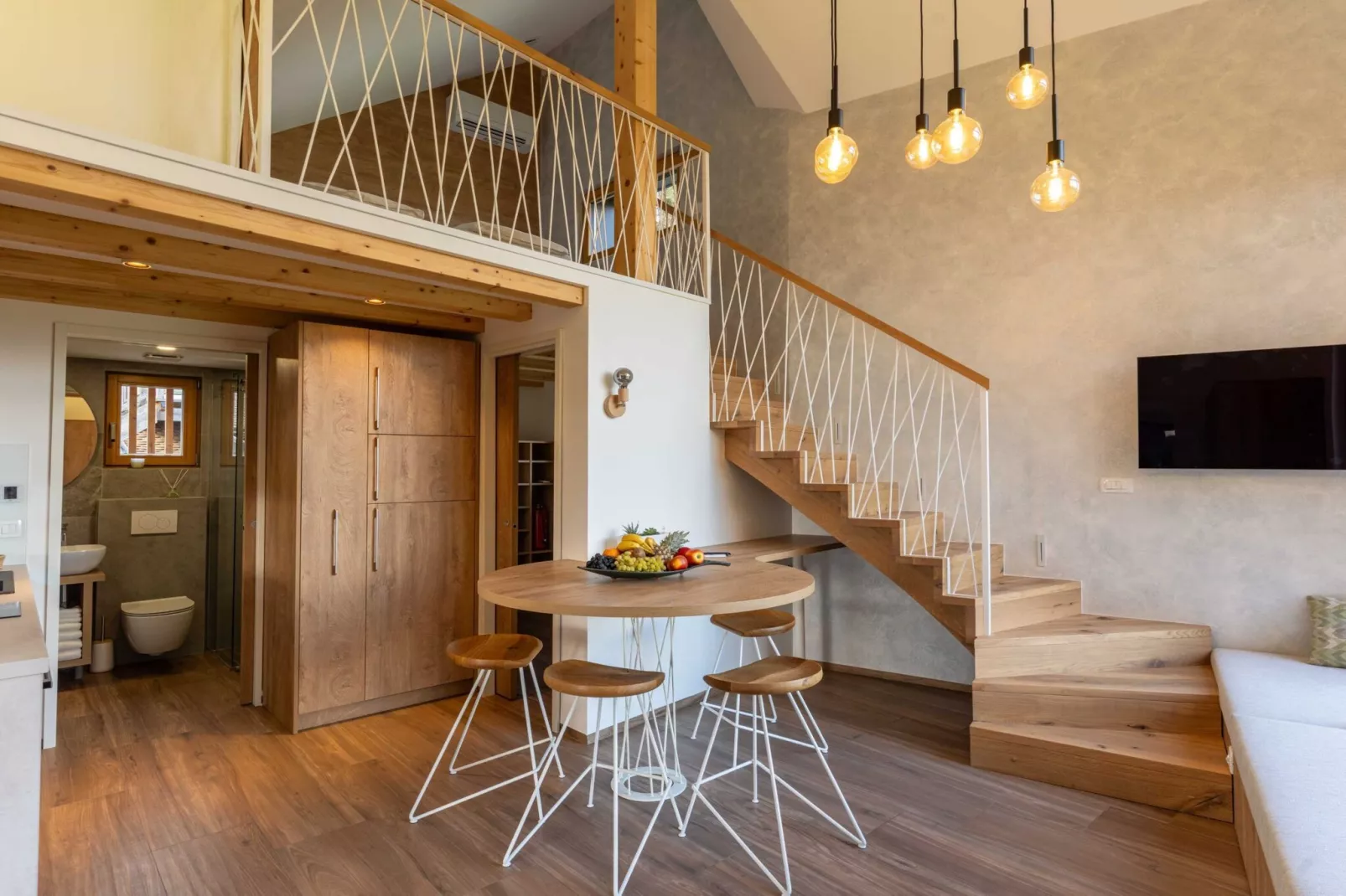 Elegant Warm Bliss Hideaway Escape Lodge - Holiday Home with Hot-Tub (owner Sunset)-Trap