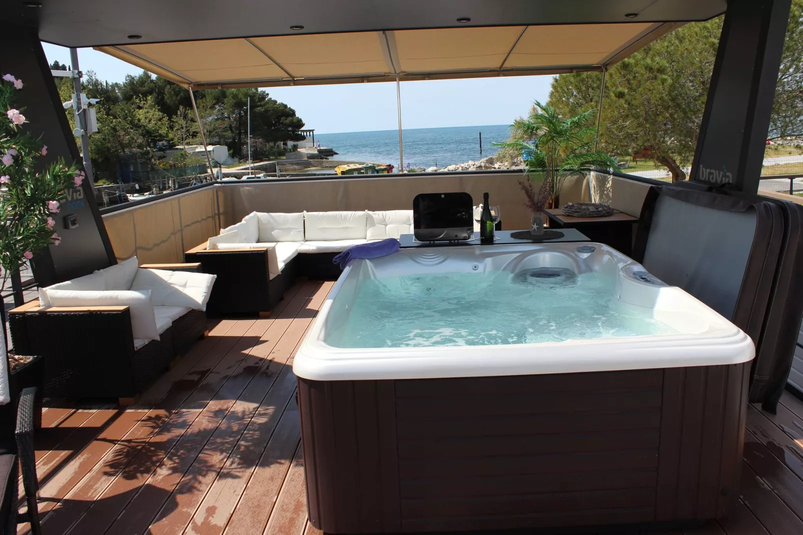 The Seaborn Residence - Two Bedroom Floating House-Zwembad