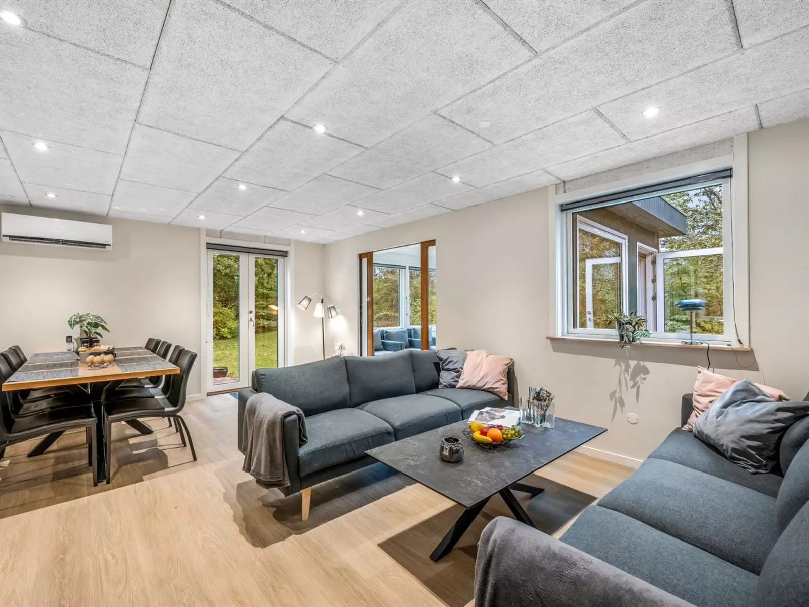 "Naia" - 300m to the fjord-Binnen