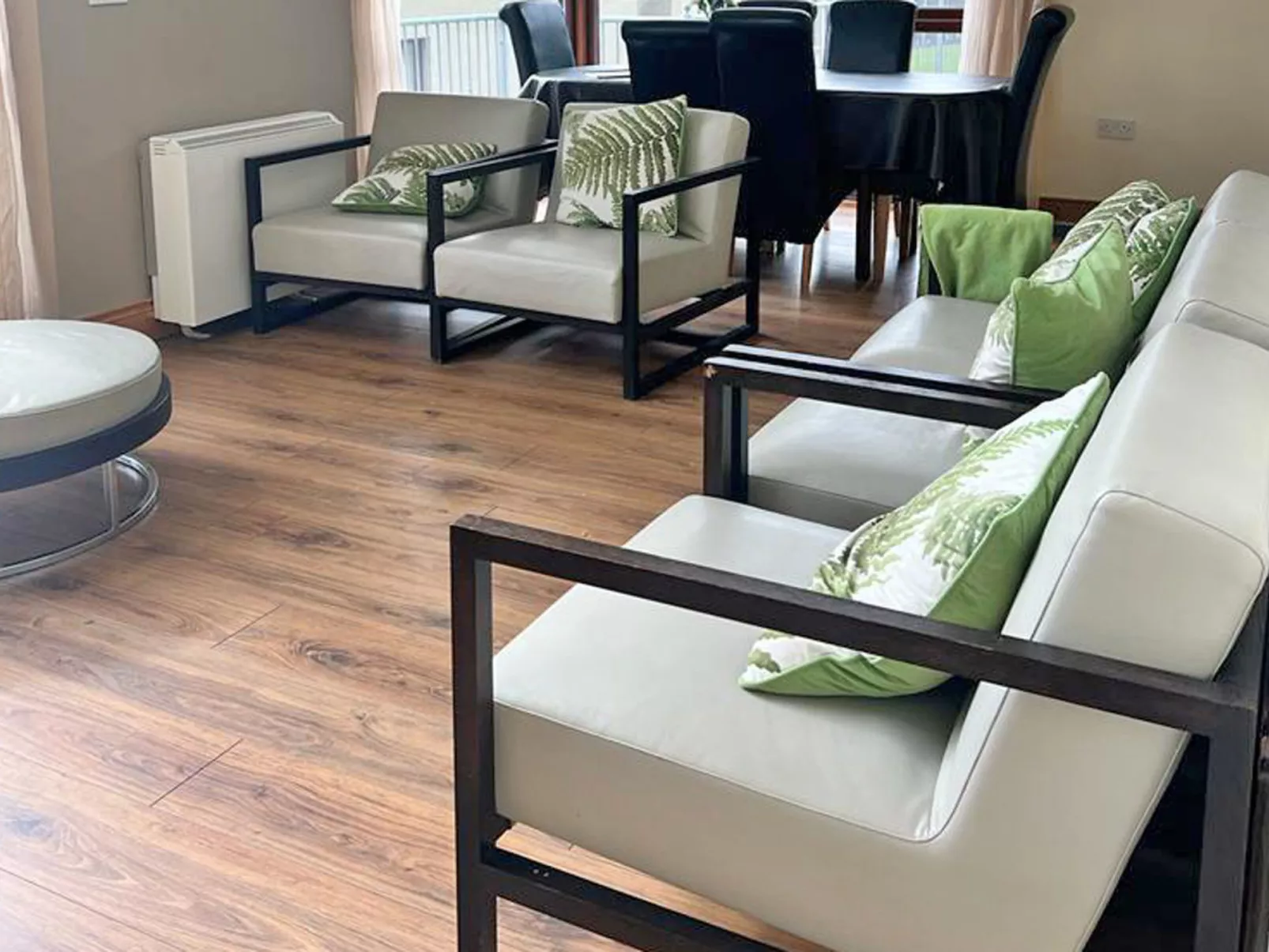 Castle Quay (TR4) HH No 14-Binnen