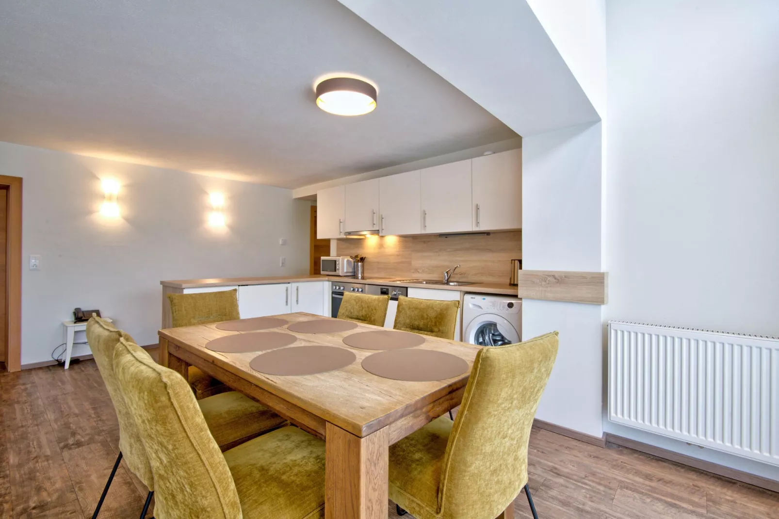 Brunner Apartment Top 5-Eetkamer