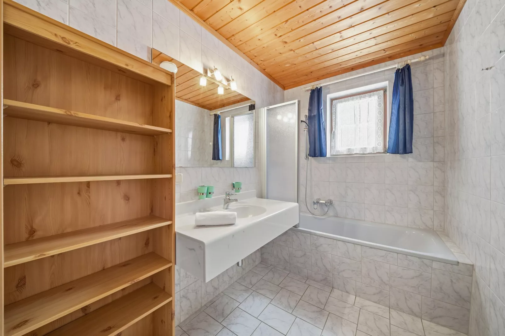 Apartment "Schattberg"-Badkamer