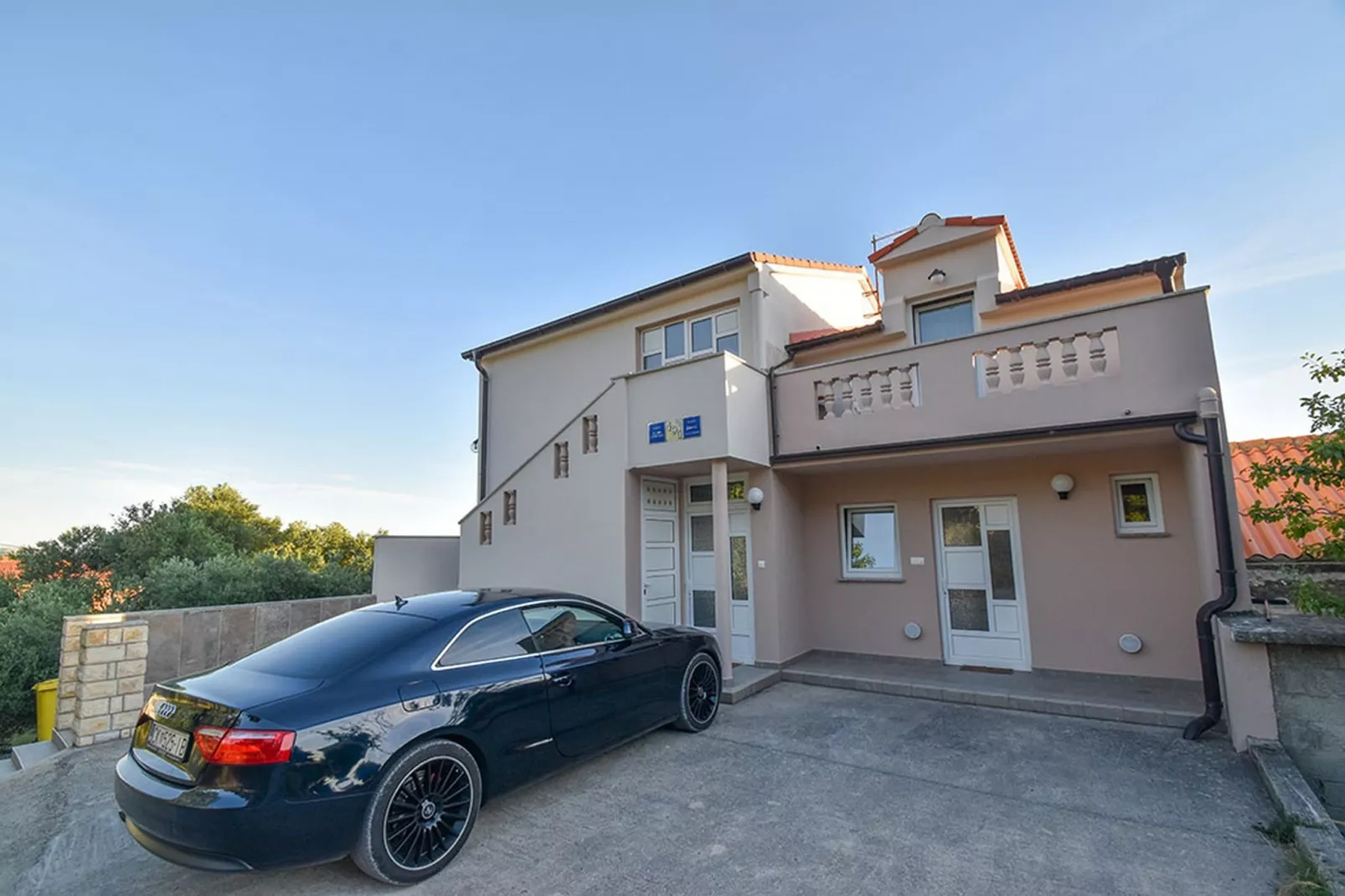 Apartments Jaklin -  Studio Apartment with Balcony and Sea View C-Parkeerplaats