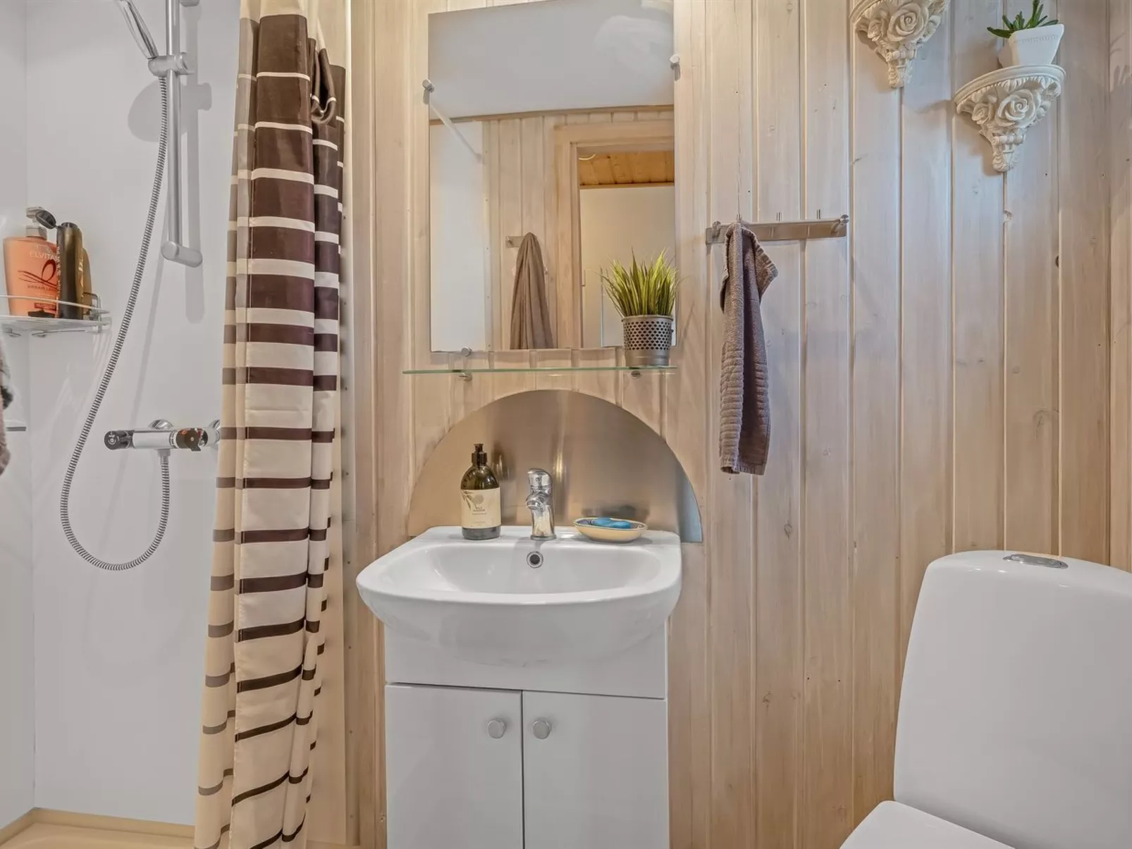 "Benthe" - 100m to the fjord-Binnen