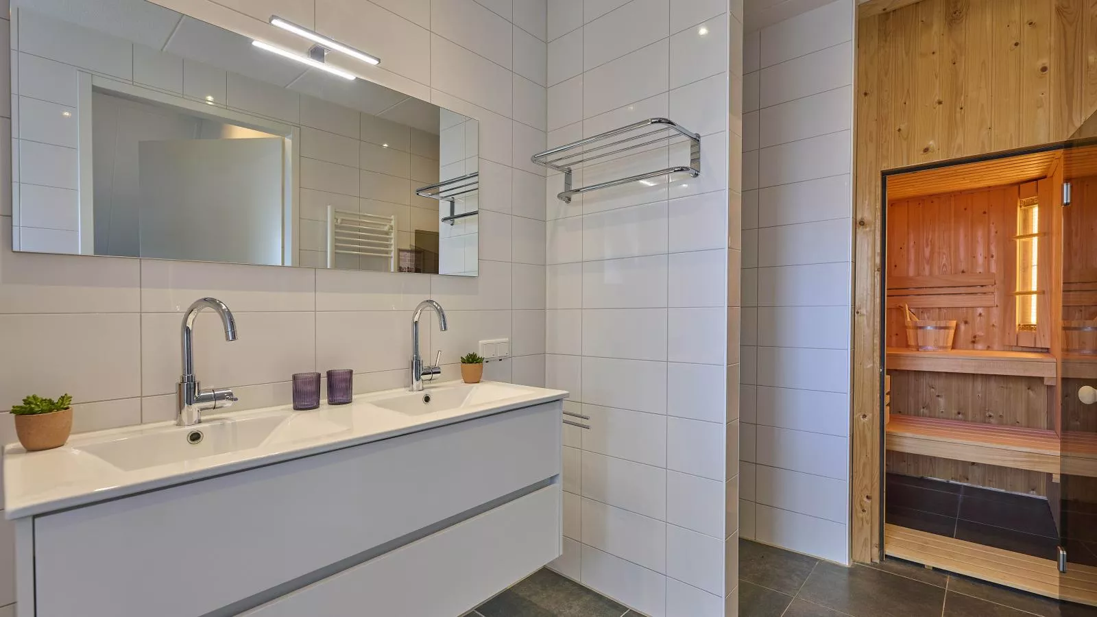 SeaLuxe Suite 27i-Badkamer