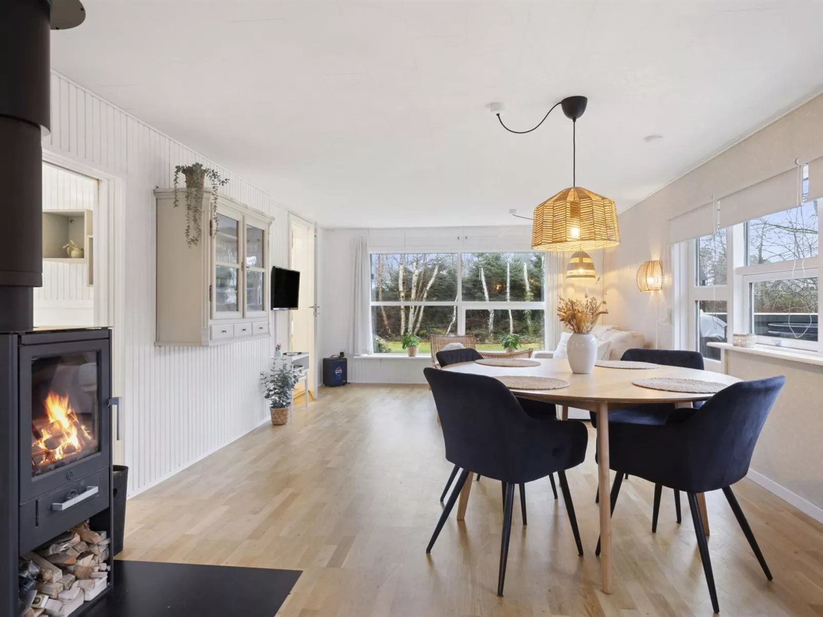 "Elaina" - 290m from the sea-Binnen