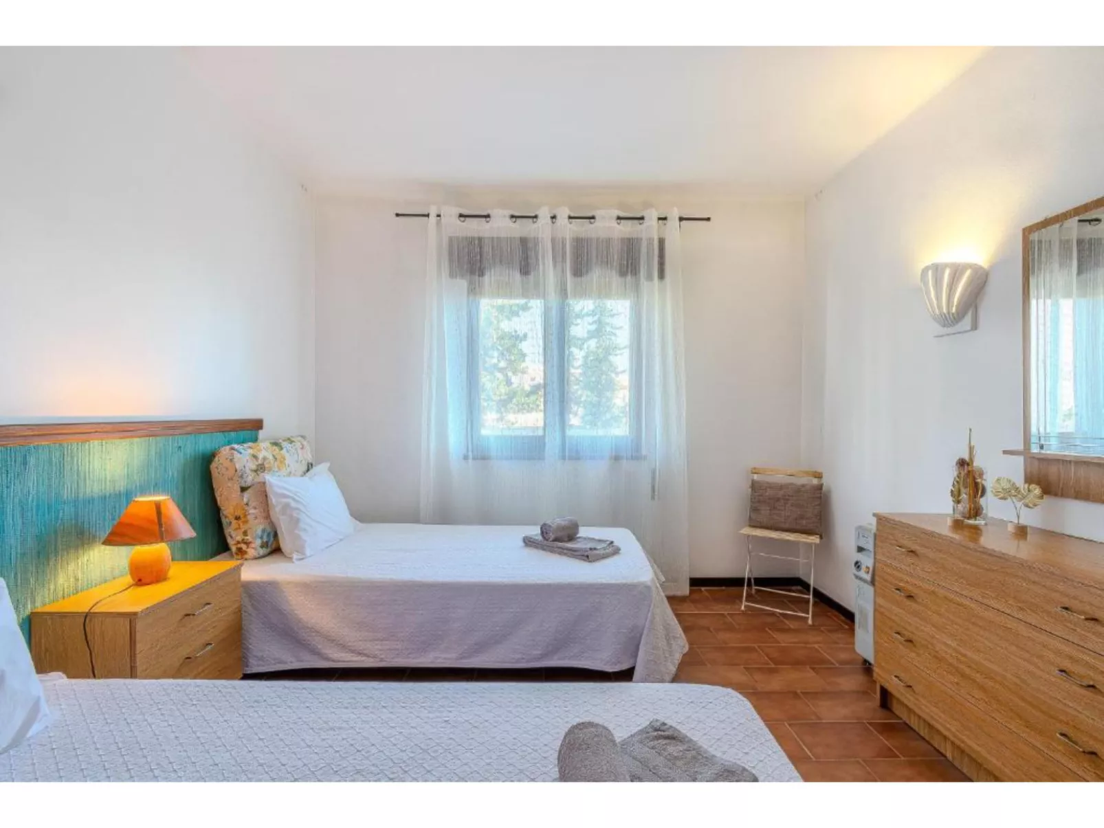 Ivone - Sunny Way-Binnen