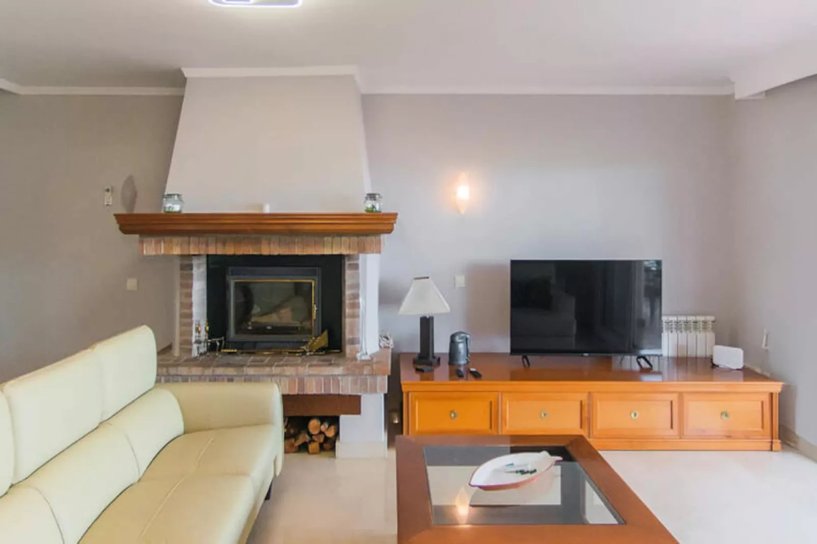 Maison à Roses-Niet-getagd