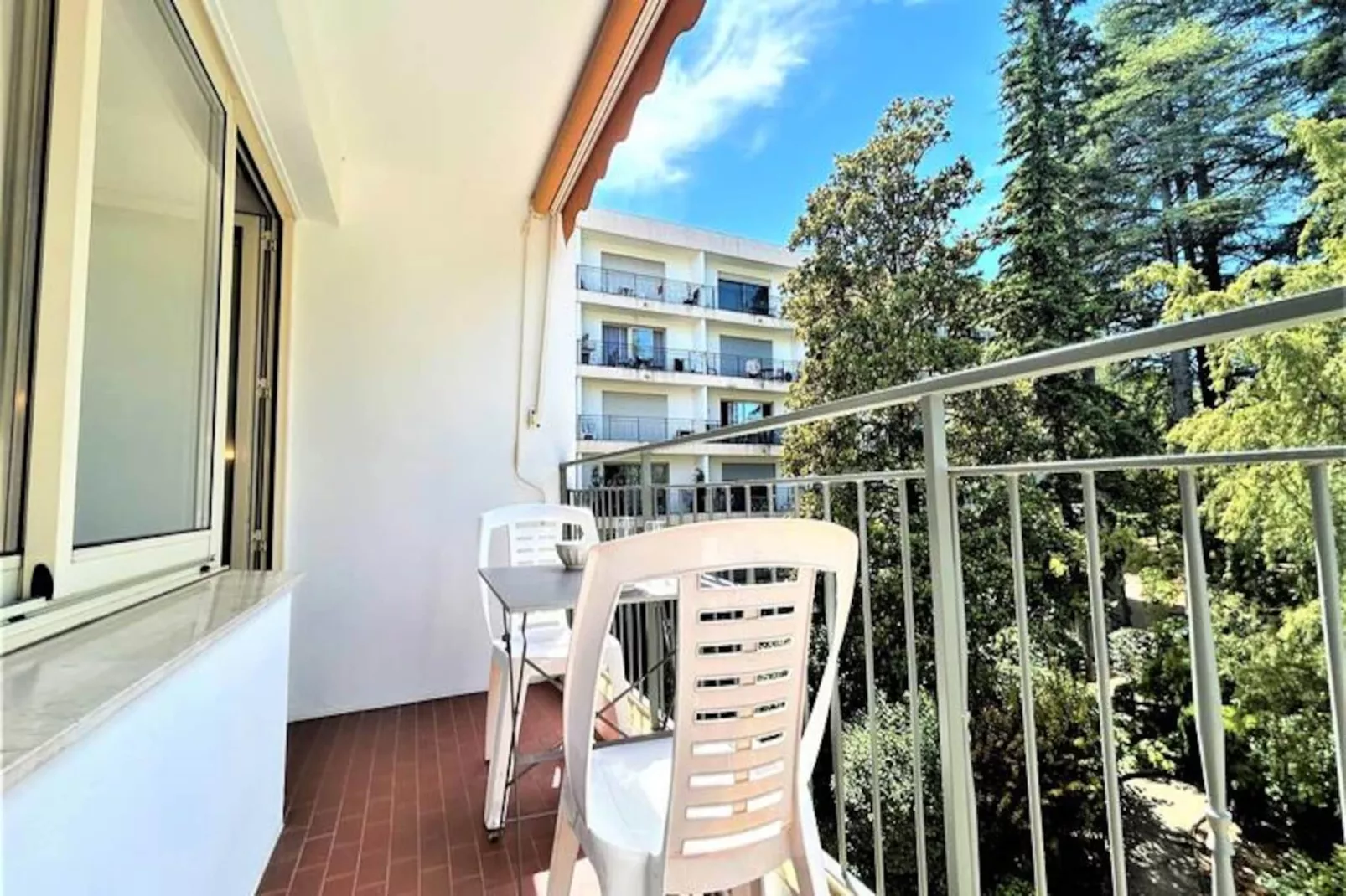 Résidence Flore-Niet-getagd