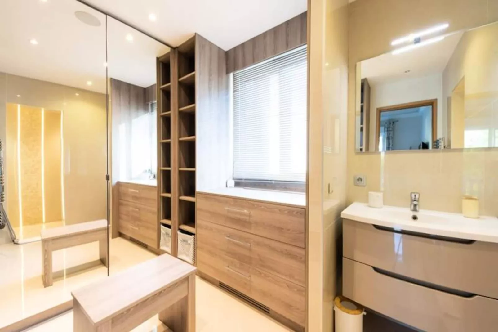 Résidence Villa 330m2, 6 Chambres, Piscine Chauff&eacute;e Jacuzzi-Niet-getagd