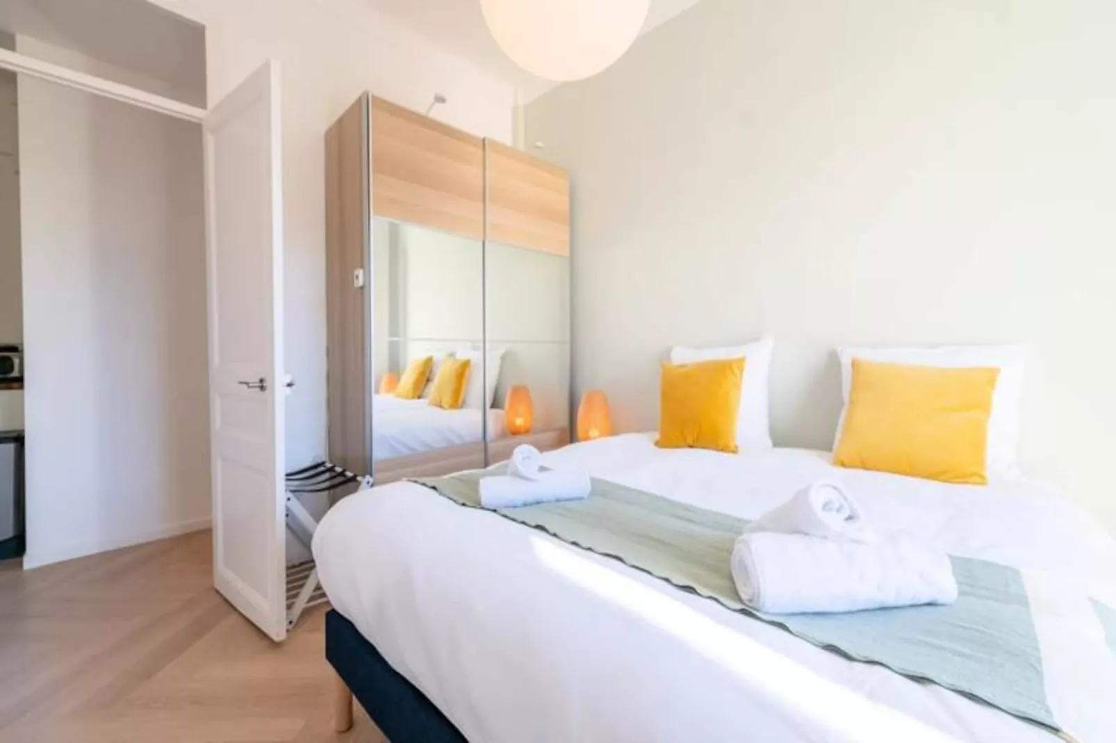 Résidence 3p Avec Balcons, 3min Du Palais Des Congr&egrave;s-Niet-getagd