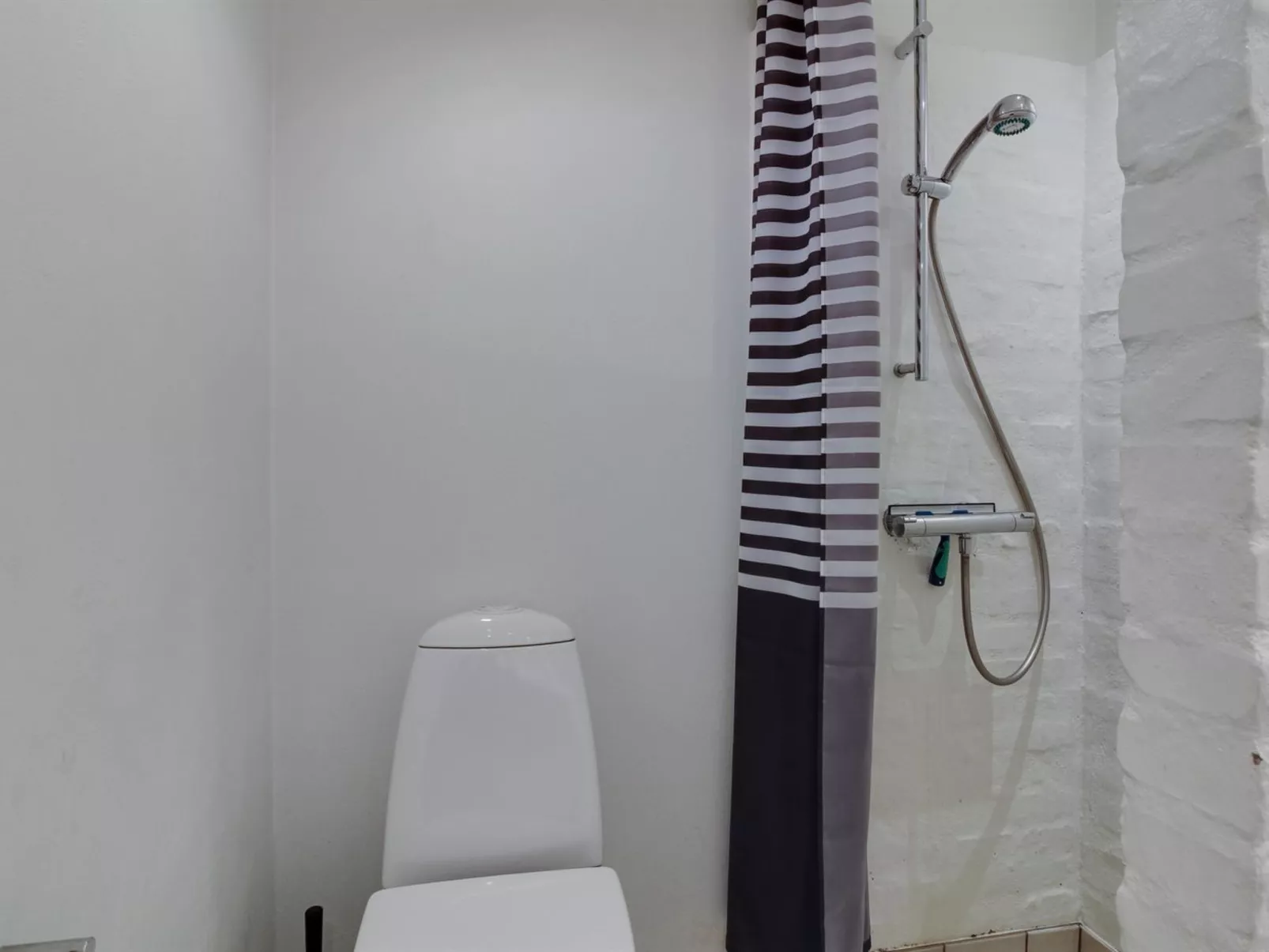 "Marlie" - 600m from the sea-Binnen