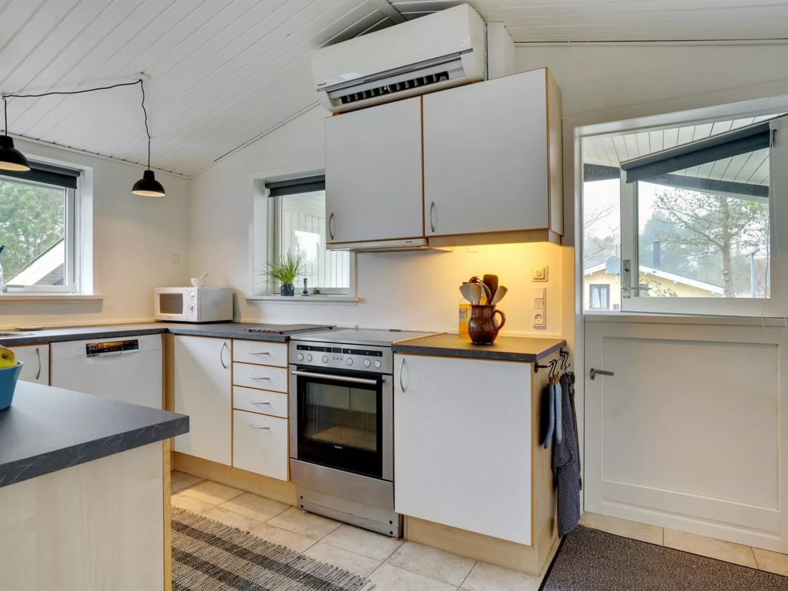 "Ljupka" - 1km from the sea-Binnen