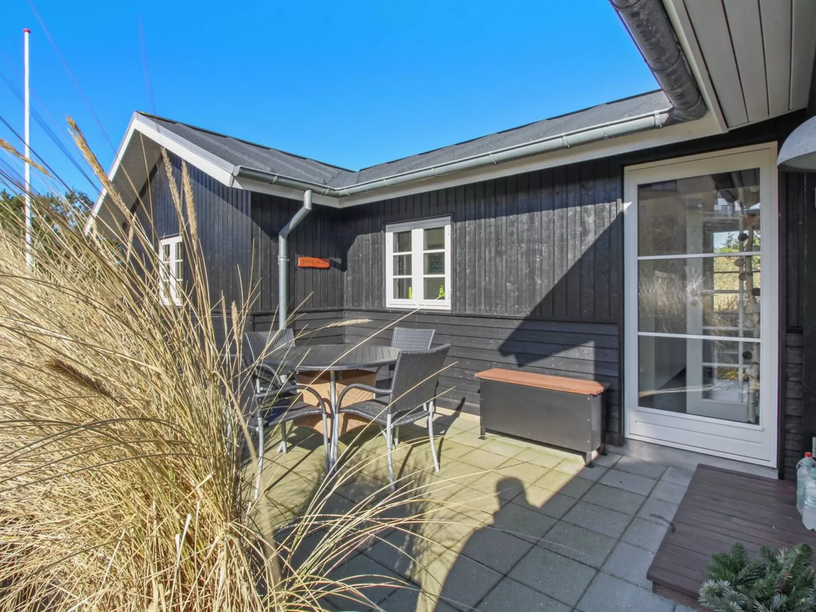 "Soleil" - 300m from the sea-Buiten