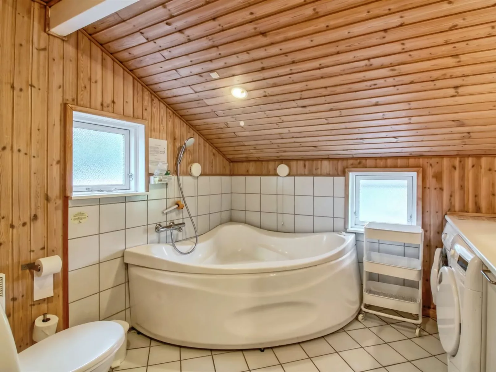 "Sari" - 600m from the sea-Binnen