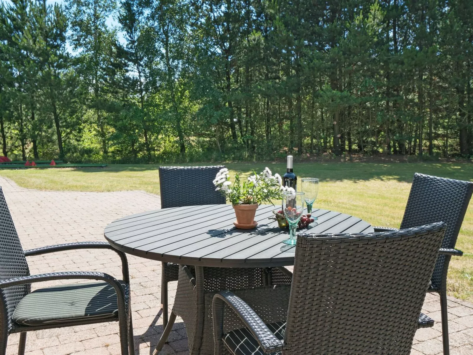 "Arletty" - 1km from the sea-Buiten