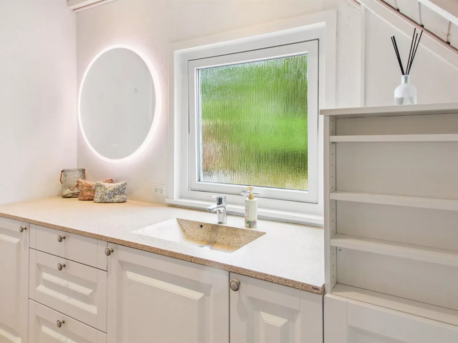 "Dufa" - 3.2km from the sea-Binnen