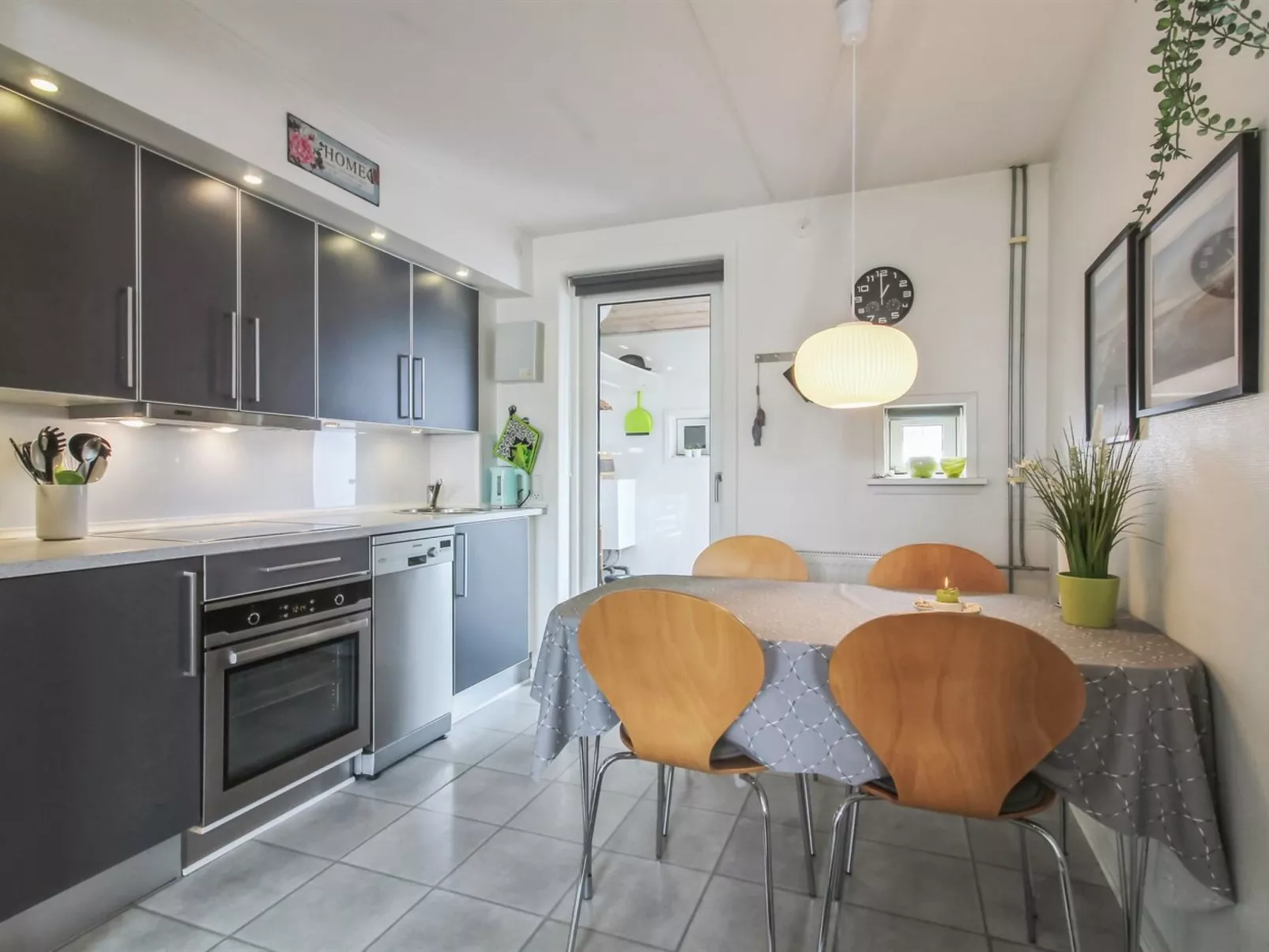 "Héléne" - 2.3km from the sea-Binnen