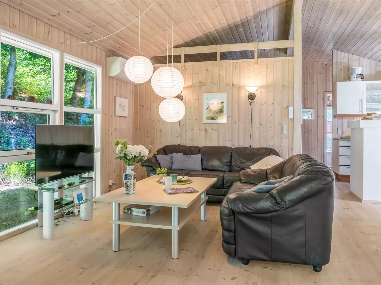 "Ninetta" - 650m from the sea-Binnen