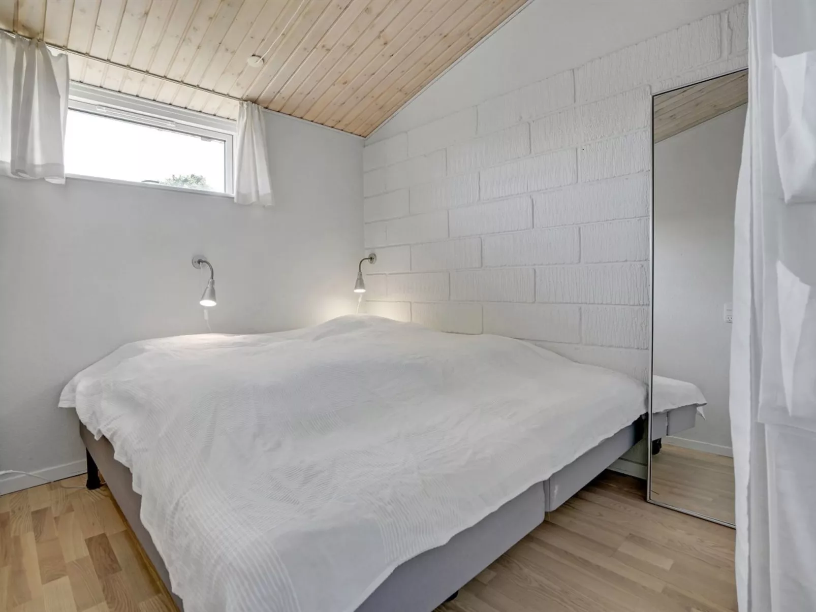 "Evald" - 200m from the sea-Binnen