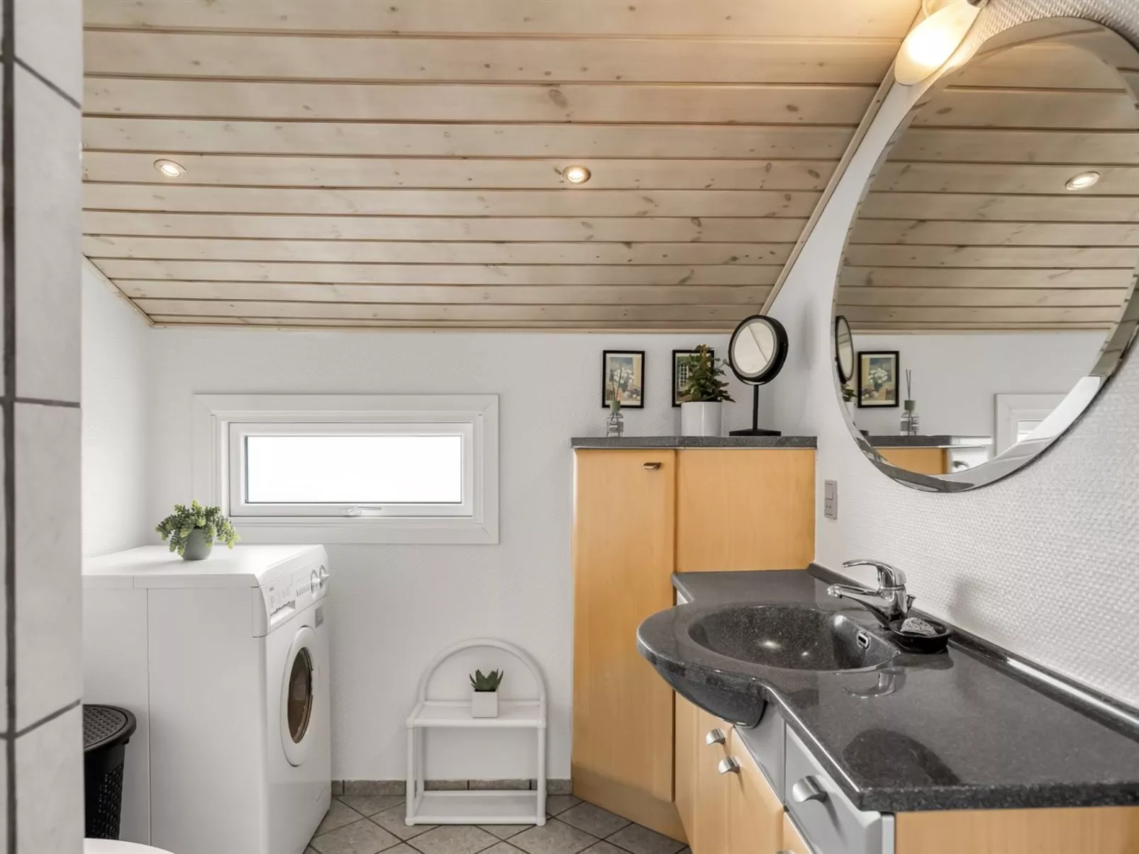 "Hælf" - 400m from the sea-Binnen