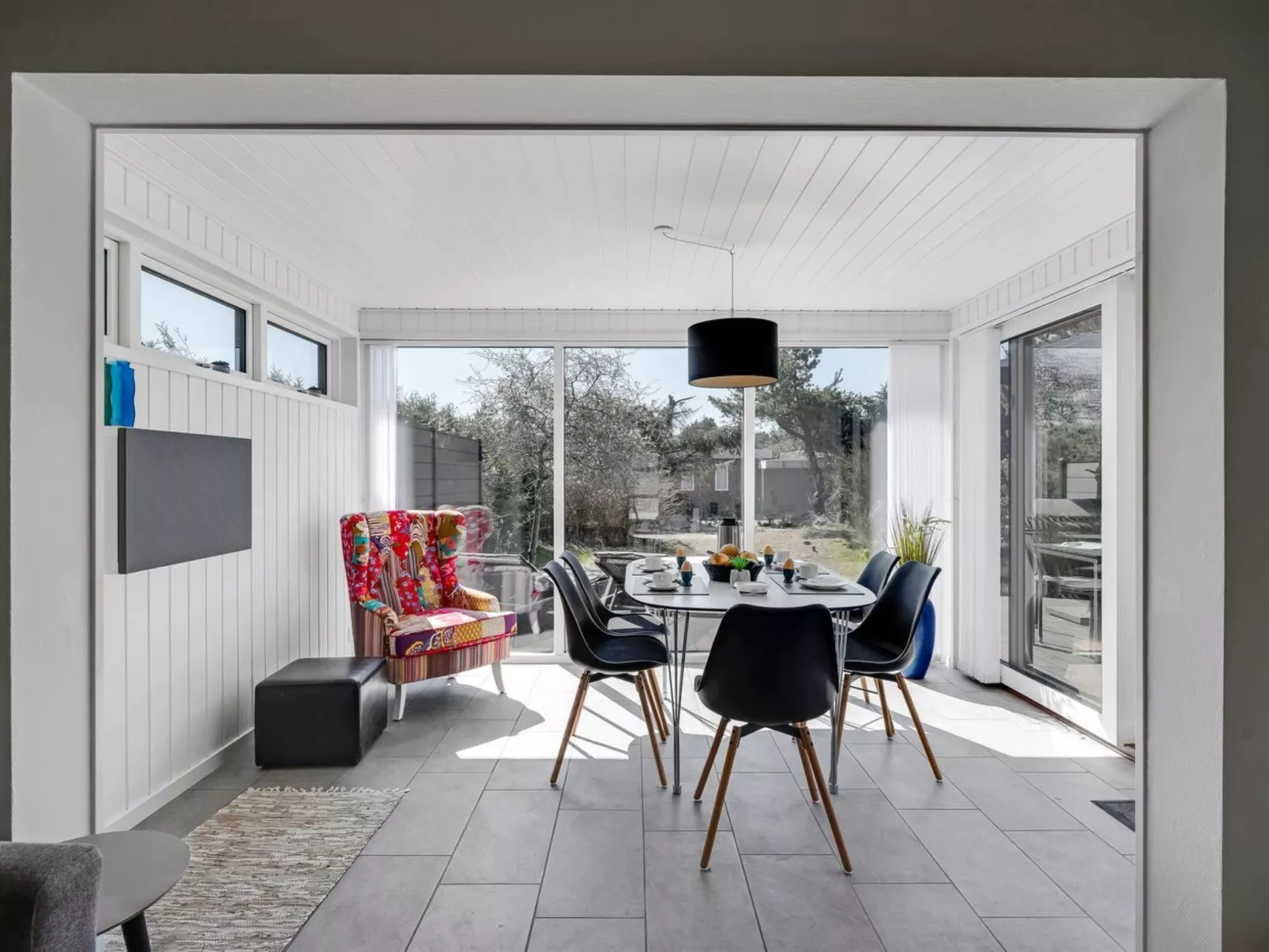 "Clemence" - 900m from the sea-Binnen