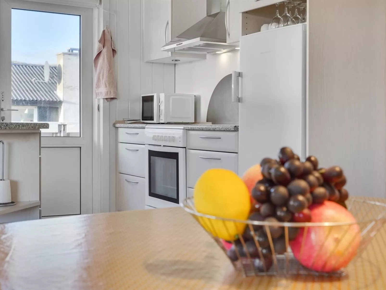 "Ozeana" -  from the sea-Binnen