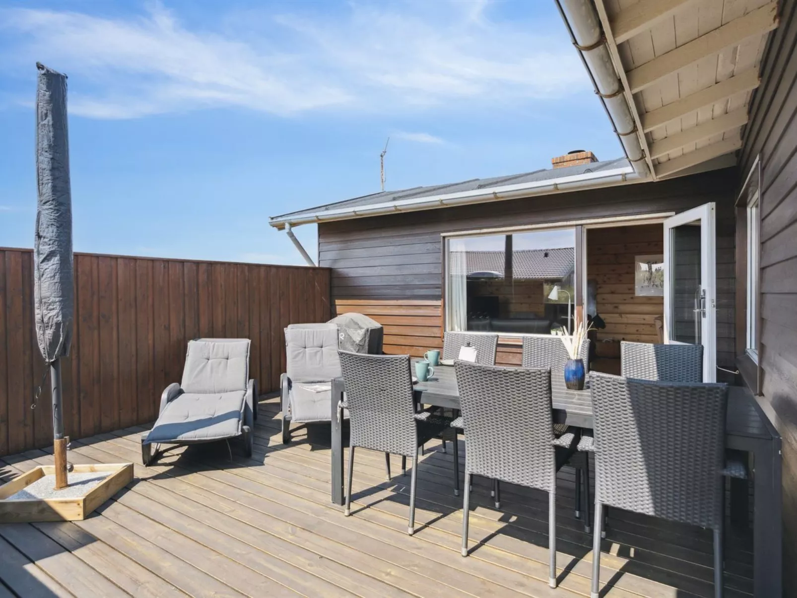 "Evelin" -  from the sea-Buiten