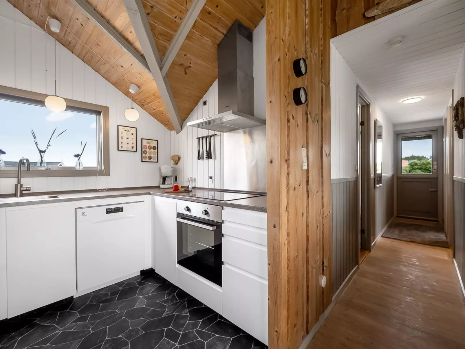 "Valia" - 400m to the fjord-Binnen