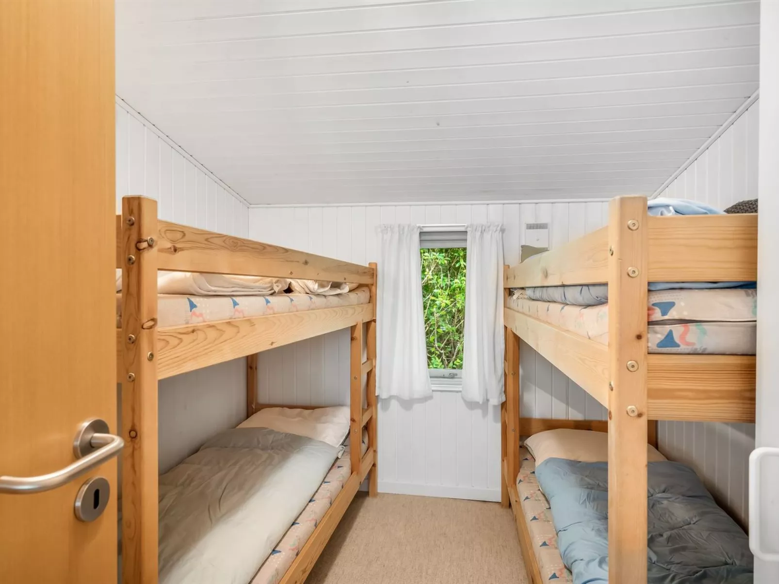 "Fergie" - 400m from the sea-Binnen