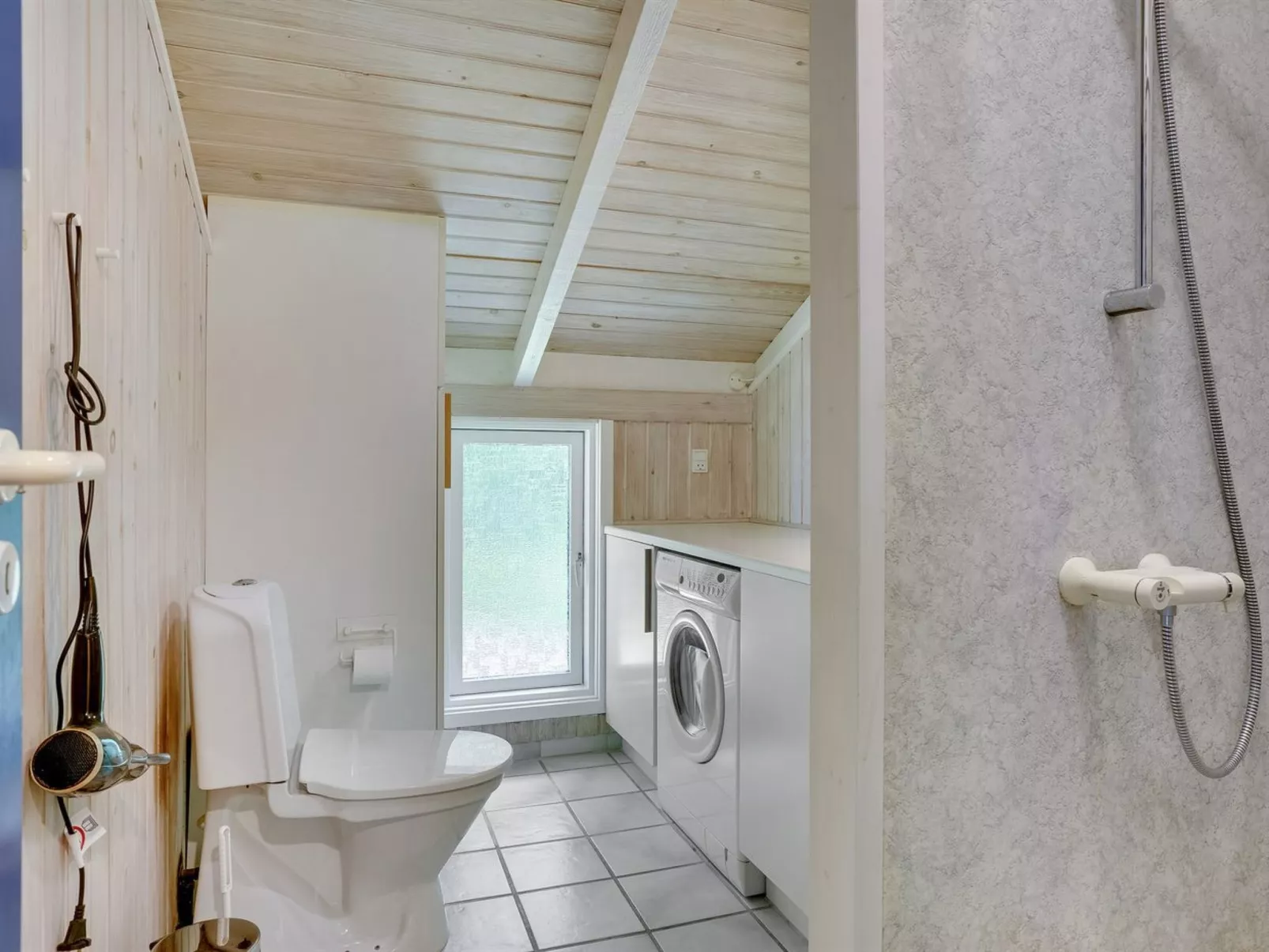 "Lovis" - 600m from the sea-Binnen