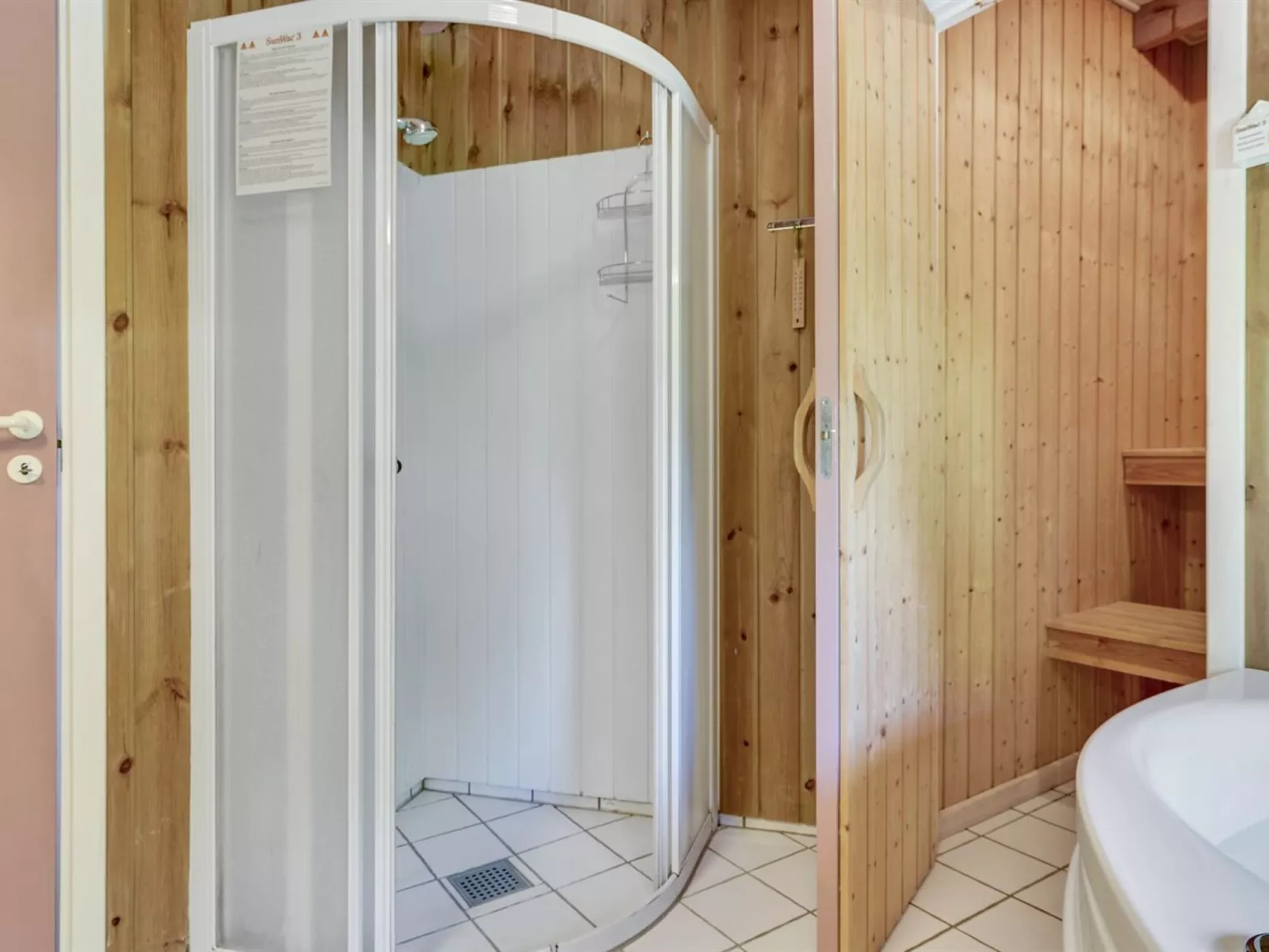 "Guldborg" - 400m to the fjord-Binnen