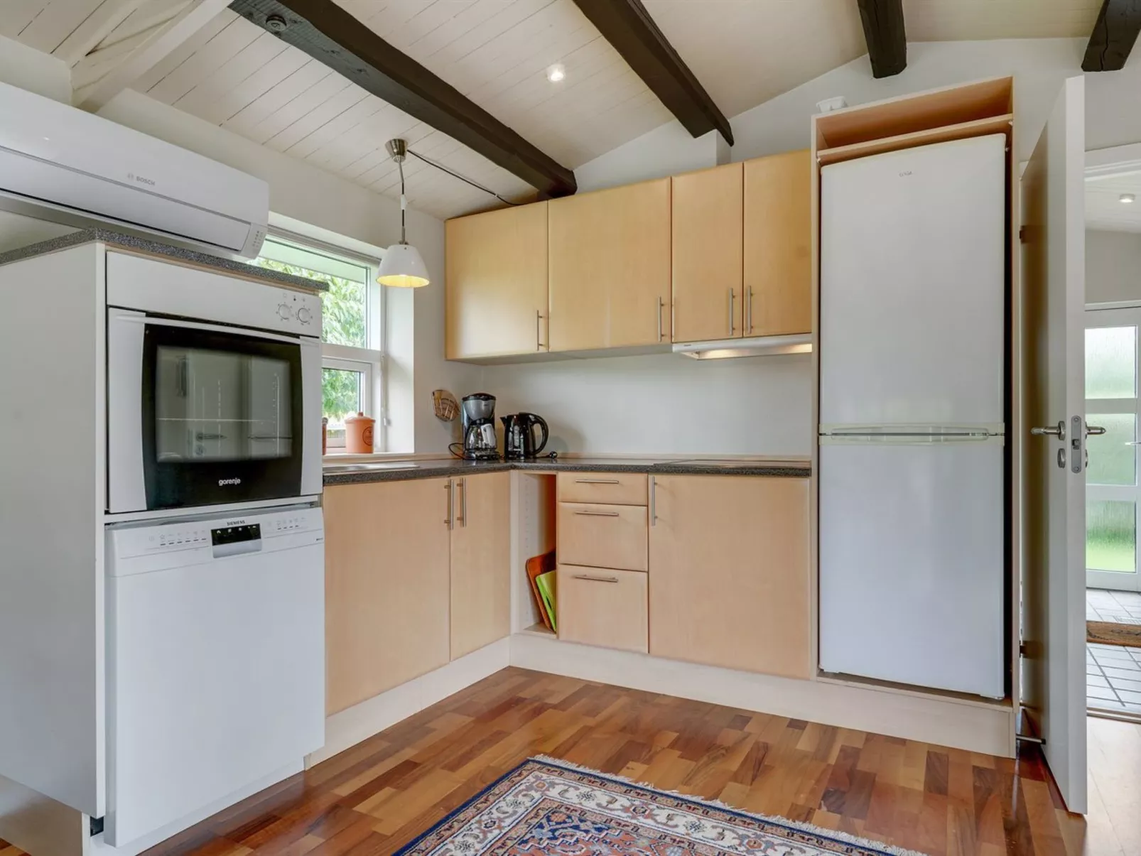 "Gull" - 150m from the sea-Binnen