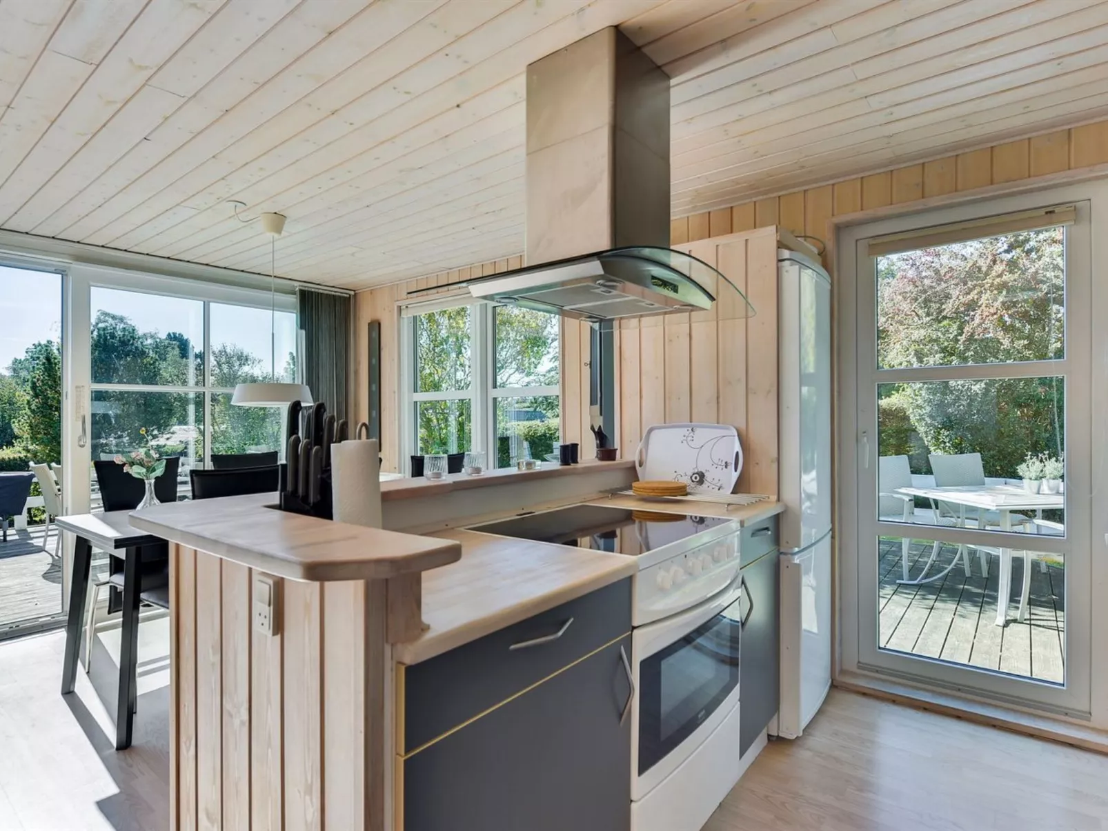 "Leandra" - 600m from the sea-Binnen