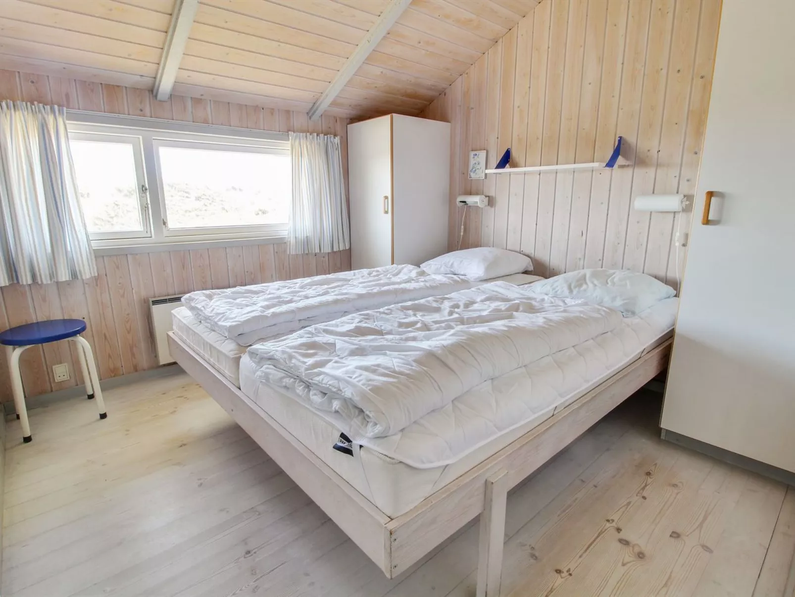 "Wikar" - 50m from the sea-Binnen