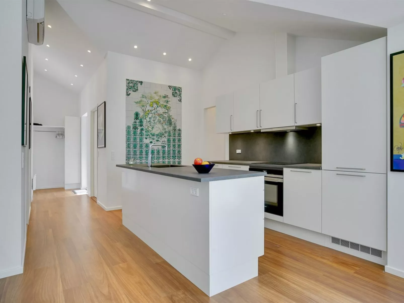 "Rikkie" - 150m to the fjord-Binnen