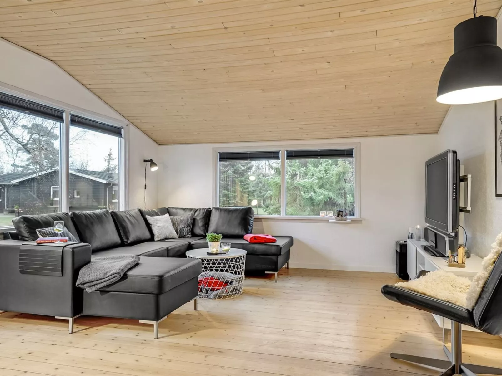 "Leonor" - 300m from the sea-Binnen