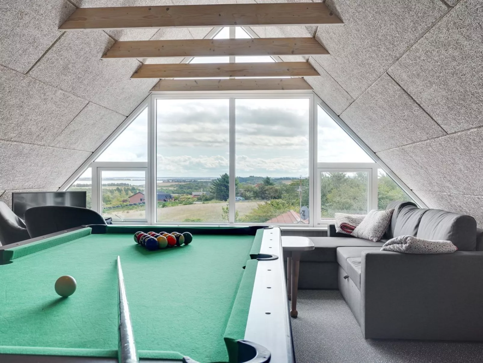 "Dagne" - 400m to the fjord-Binnen