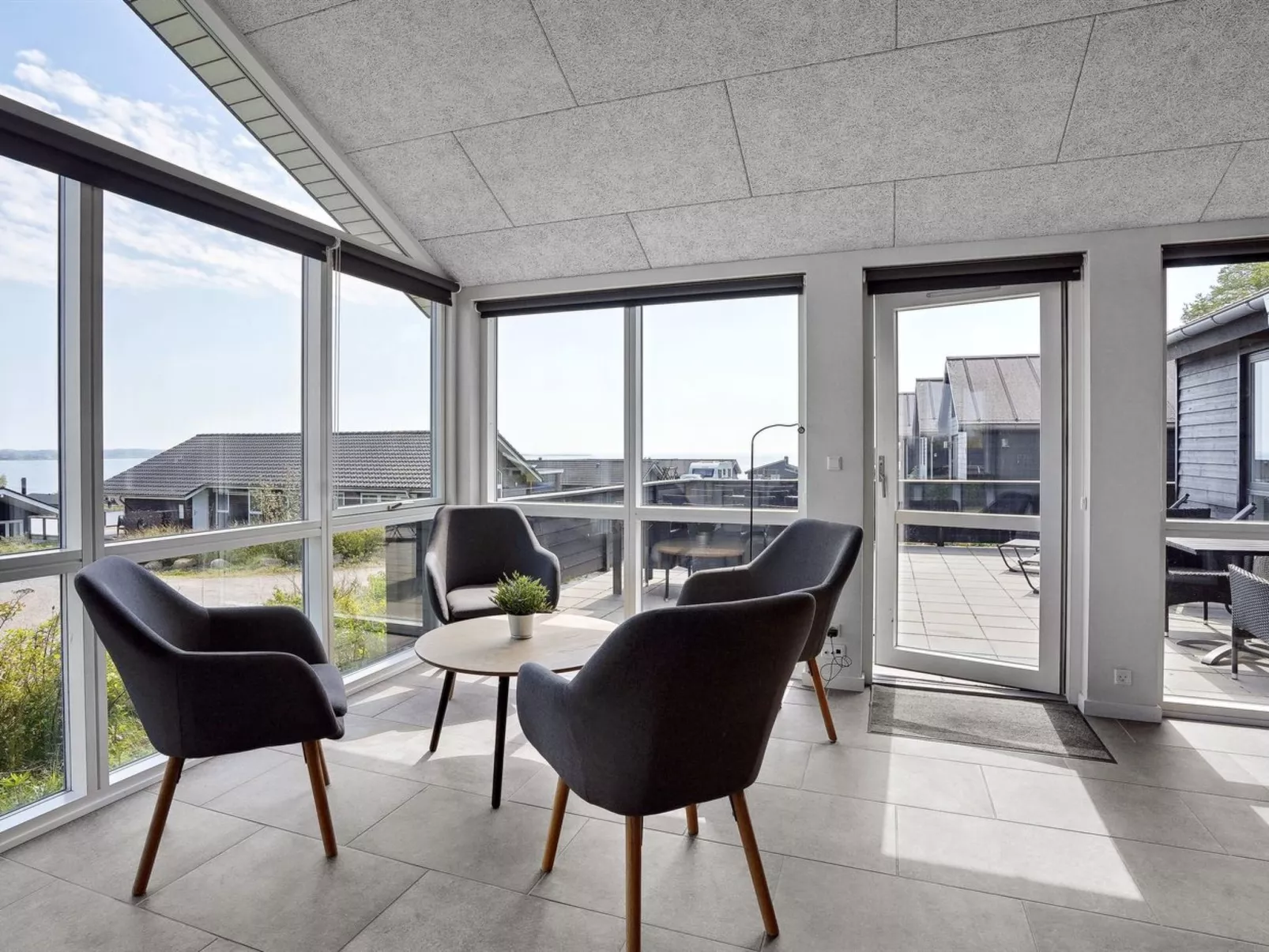 "Helina" - 180m from the sea-Binnen