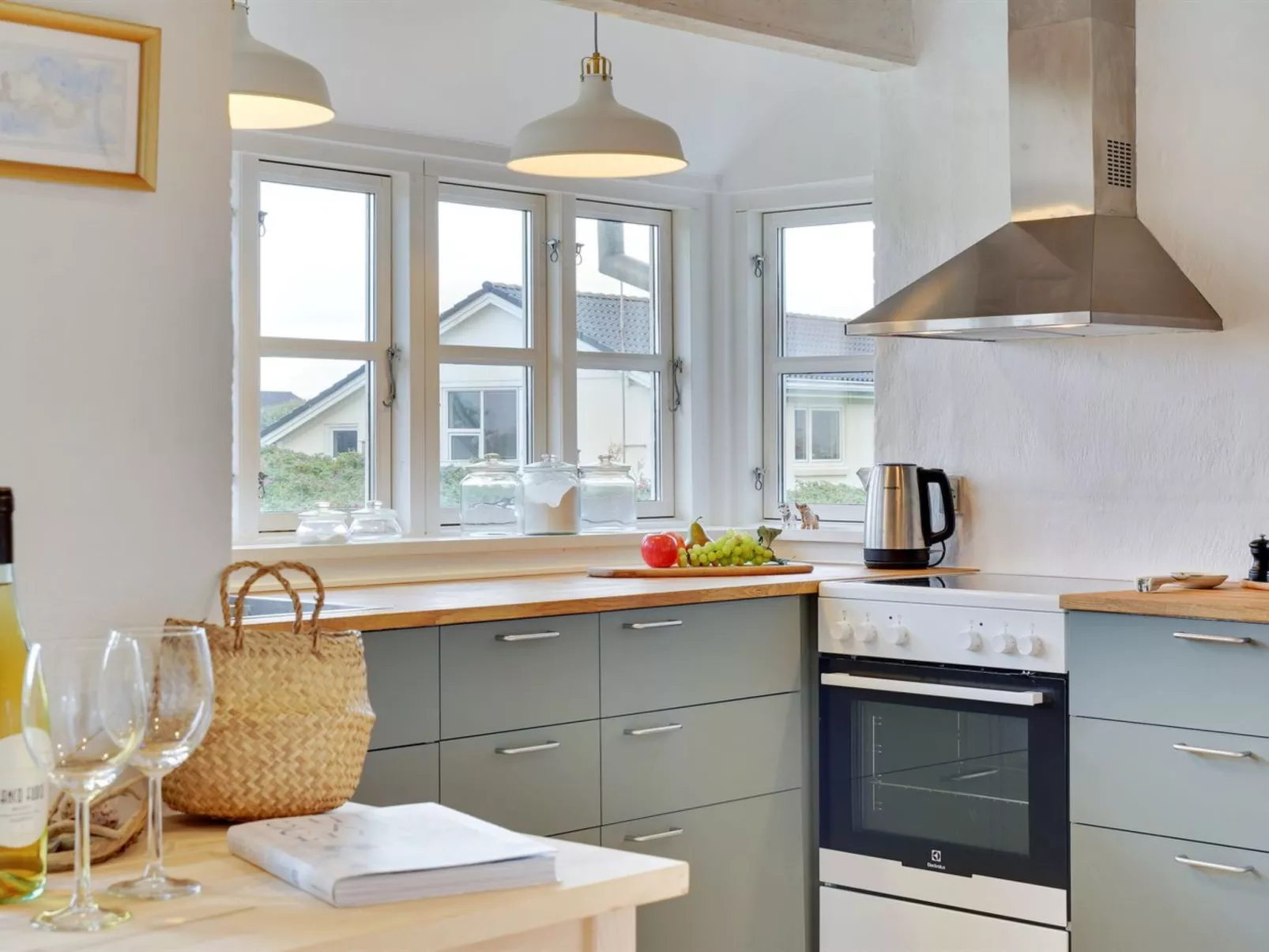 "Meindor" - 350m from the sea-Binnen