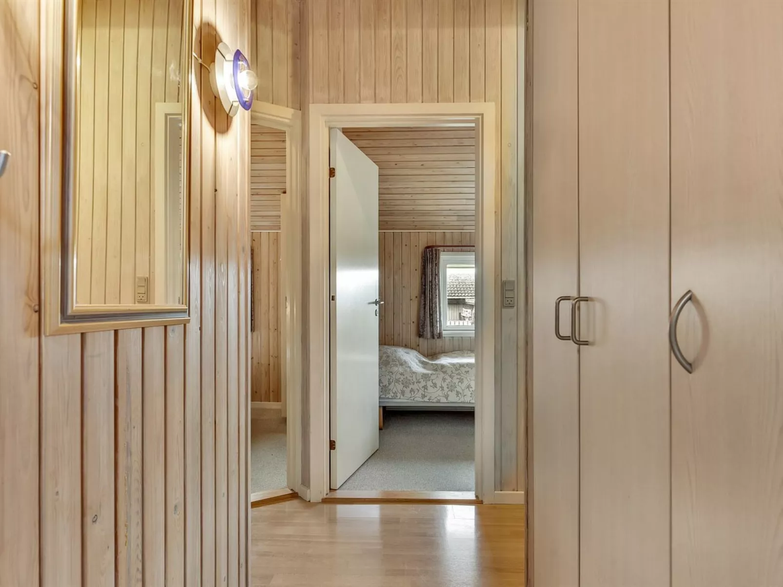 "Hjalmar" - 400m from the sea-Binnen