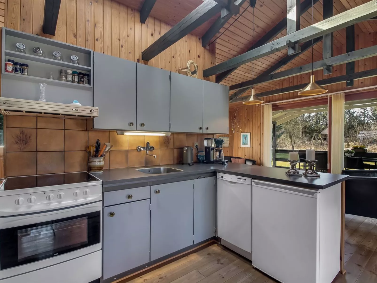 "Conradine" - 500m from the sea-Binnen