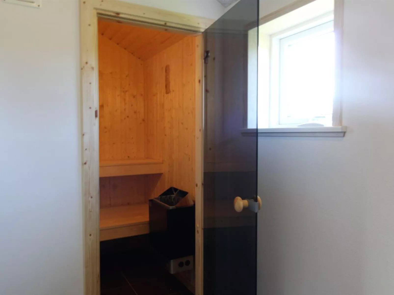 "Ethel" - 1.5km to the fjord-Binnen