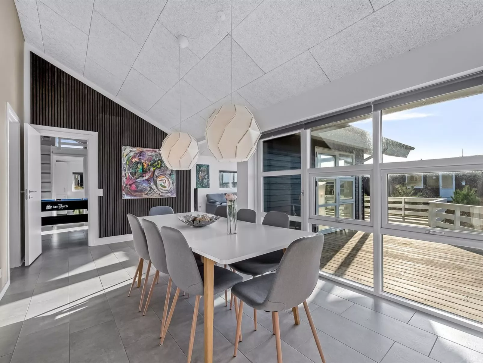 "Niesina" -  from the sea-Binnen