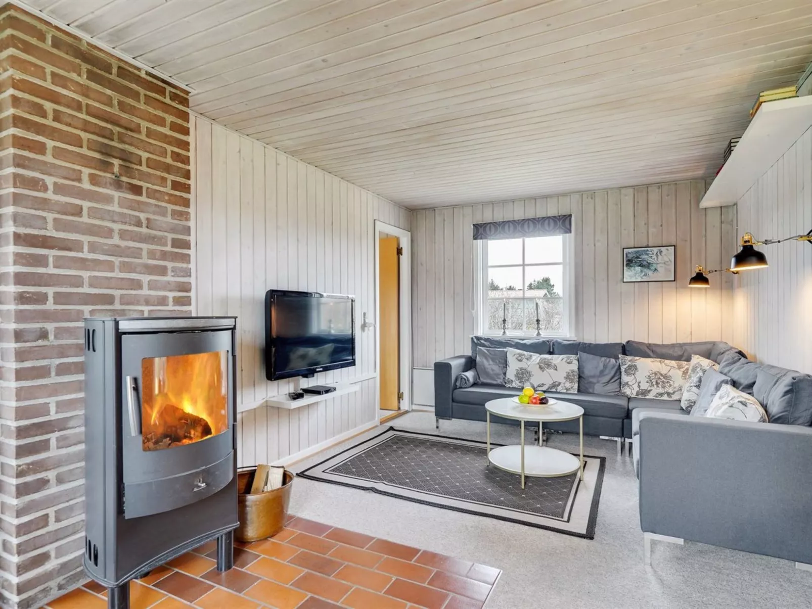 "Maikel" - 900m from the sea-Binnen