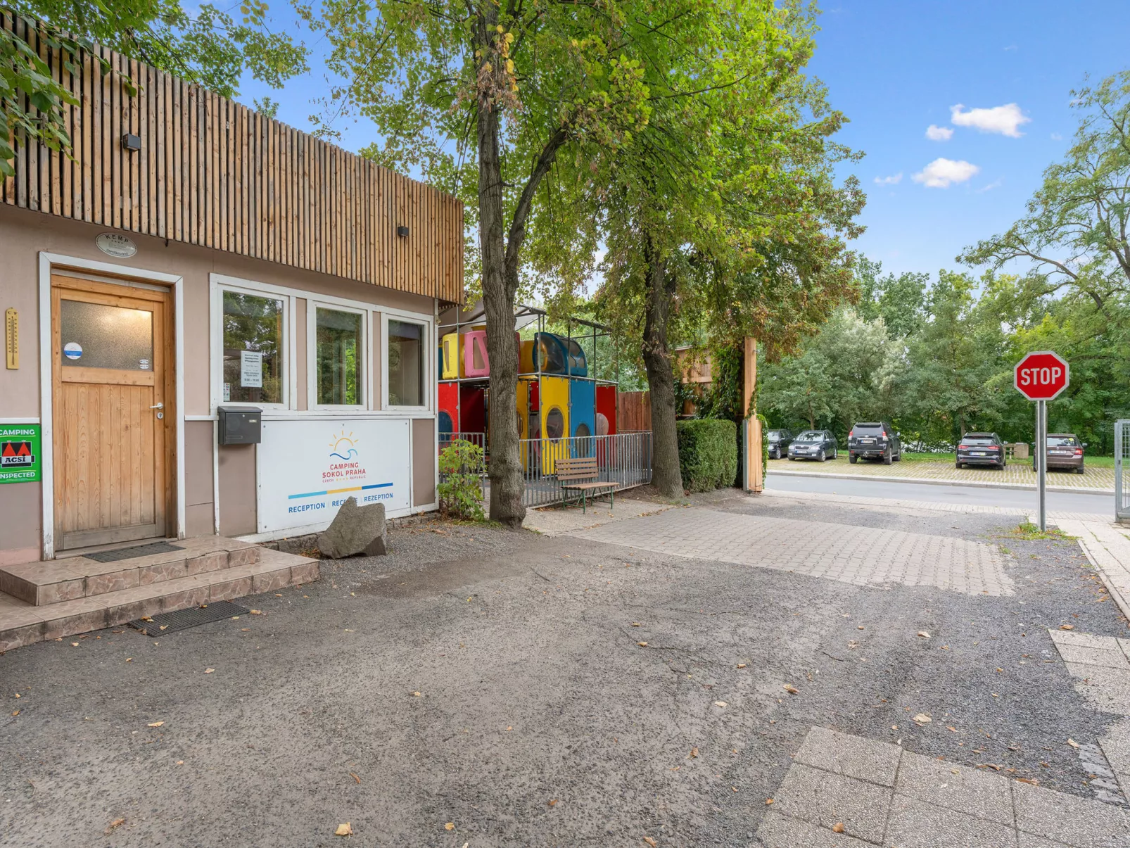 Sunset Terrace-Binnen