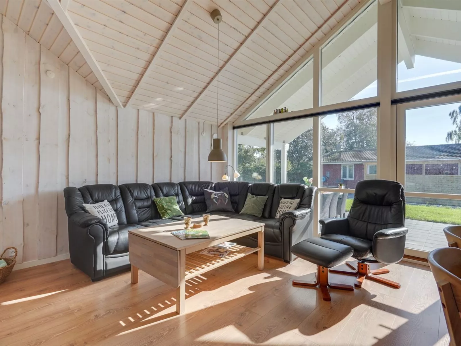 "Hellena" - 90m from the sea-Binnen